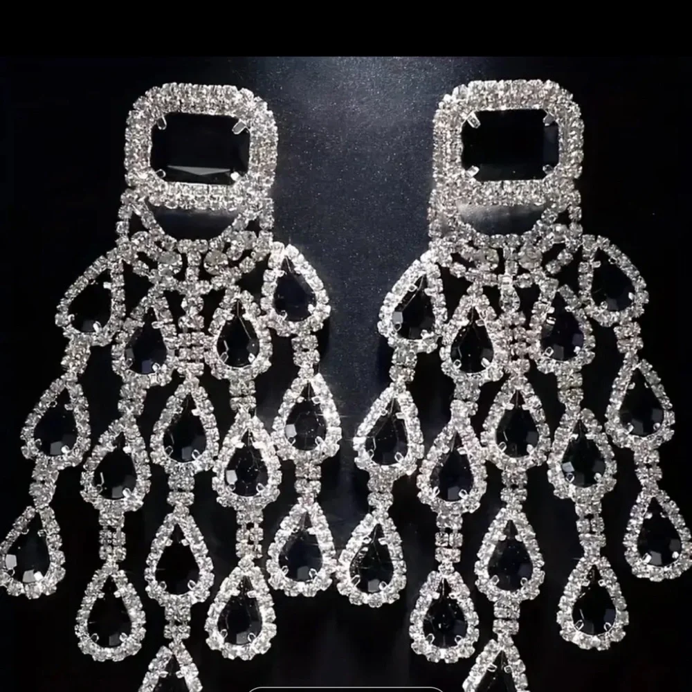 🔥🔥🔥High End Large Black Crystal Rhinestone Chandelier Drop Earrings - Picture 3 of 6
